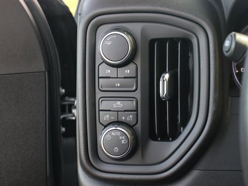 Used 2024 Chevrolet Silverado 2500 Custom w/ Custom Convenience Package AWD/4WD image 32