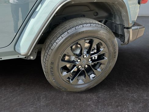 Used 2025 Jeep Wrangler Sahara w/ Safety Group image 9