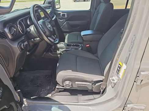 Used 2021 Jeep Wrangler Unlimited Sport AWD/4WD image 12