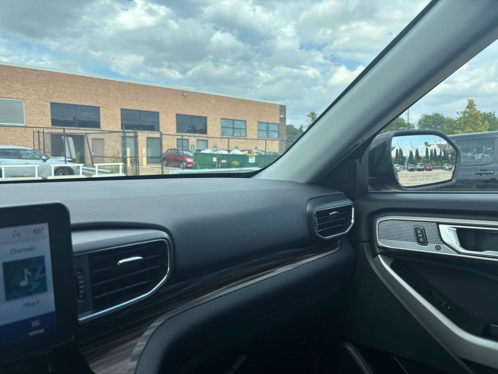 Used 2024 Ford Explorer Limited RWD image 36