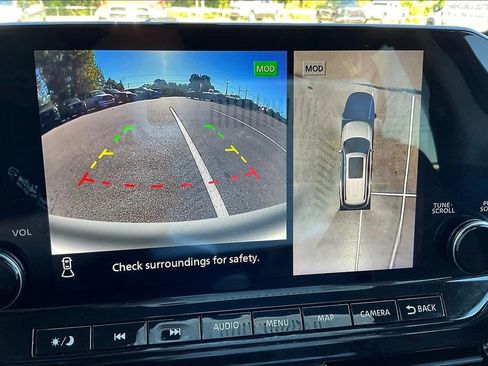 Used 2024 Nissan Pathfinder Platinum w/ Cargo Package image 21