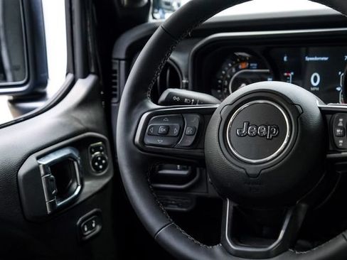 Used 2025 Jeep Wrangler Unlimited Rubicon w/ Safety Group AWD/4WD image 57