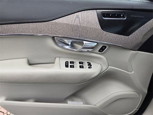 Used 2022 Volvo XC90 T8 Inscription w/ Advanced Package image 34