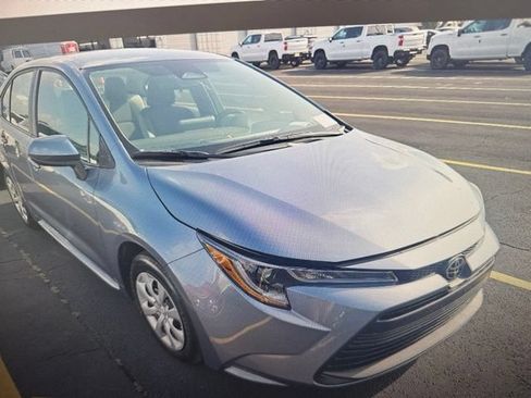 Used 2024 Toyota Corolla LE FWD image 3
