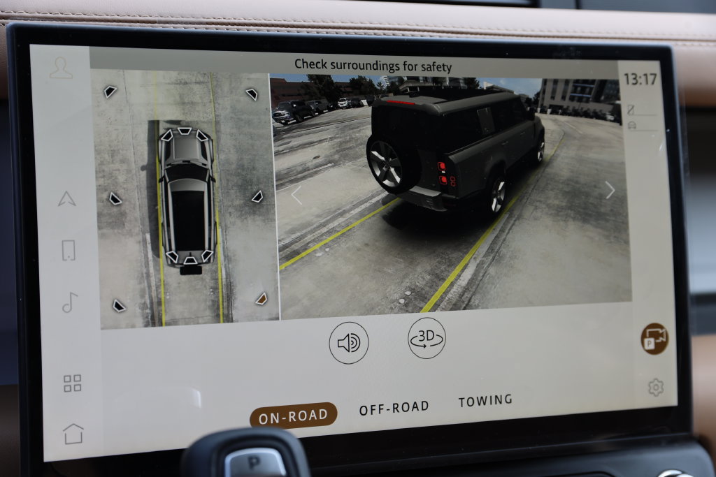 New 2026 Land Rover Defender 130 X-Dynamic SE AWD/4WD image 31