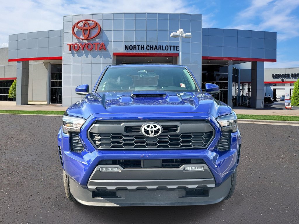 Used 2025 Toyota Tacoma TRD Sport RWD image 3