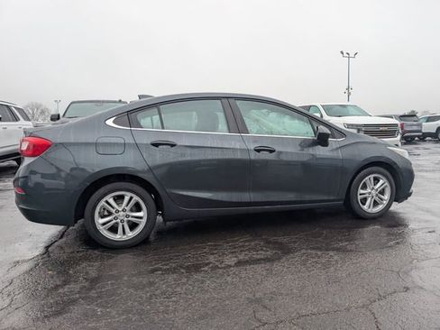 Used 2017 Chevrolet Cruze LT image 8