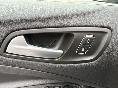 Used 2019 Ford Escape SE image 22