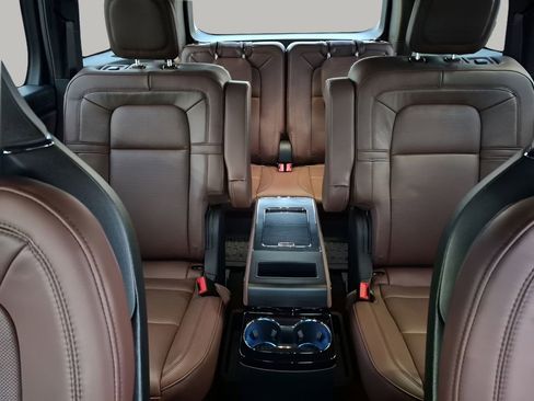 Used 2026 Lincoln Aviator Reserve w/ Luxury Package image 42