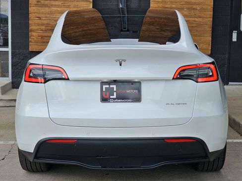 Used 2021 Tesla Model Y Long Range AWD/4WD image 12