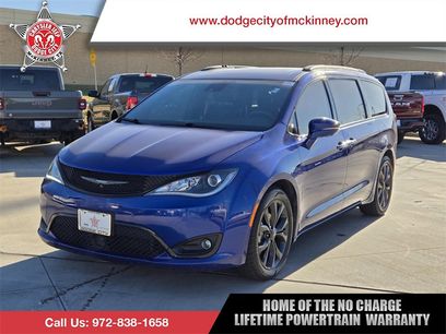 Used 2018 Chrysler Pacifica Limited w/ Advanced Safetytec Group