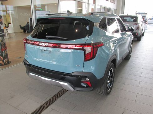 Used 2025 Kia Seltos EX image 7