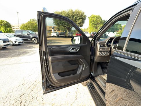 Used 2024 Chevrolet Suburban RST w/ Luxury Package AWD/4WD image 25