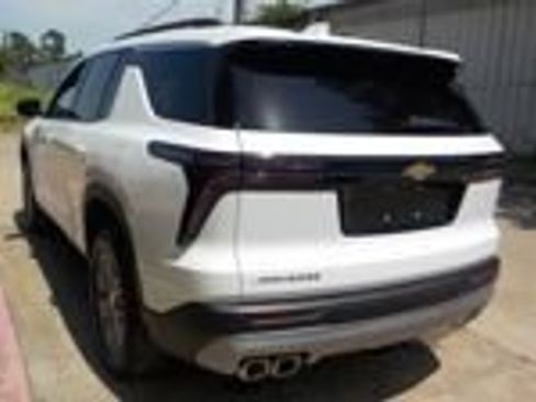 Used 2026 Chevrolet Traverse LT w/ Driver Confidence Package FWD image 7