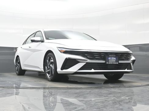 Certified 2025 Hyundai Elantra Limited image 33