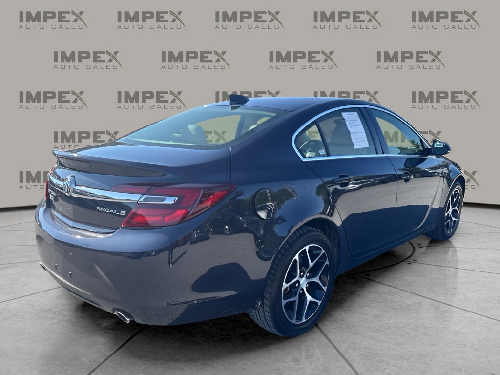 Used 2017 Buick Regal Sport Touring FWD image 5