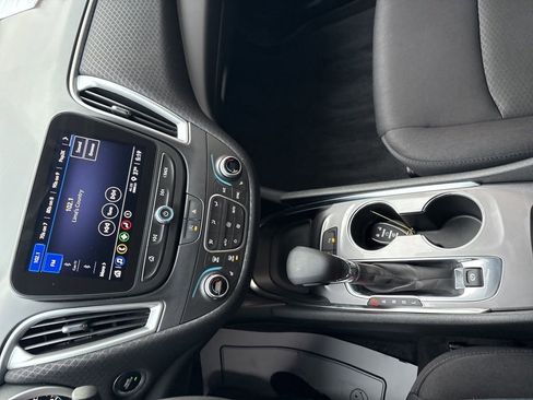 Used 2024 Chevrolet Malibu LT image 51