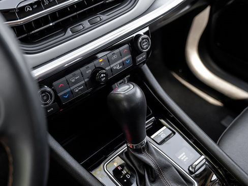 Used 2022 Jeep Compass Limited image 36