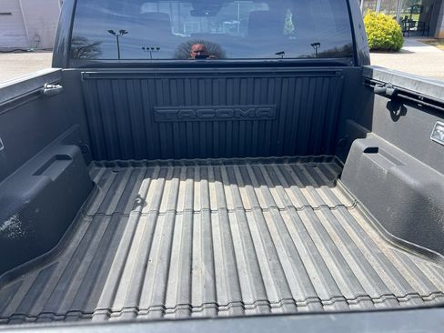 Used 2024 Toyota Tacoma TRD Sport image 8