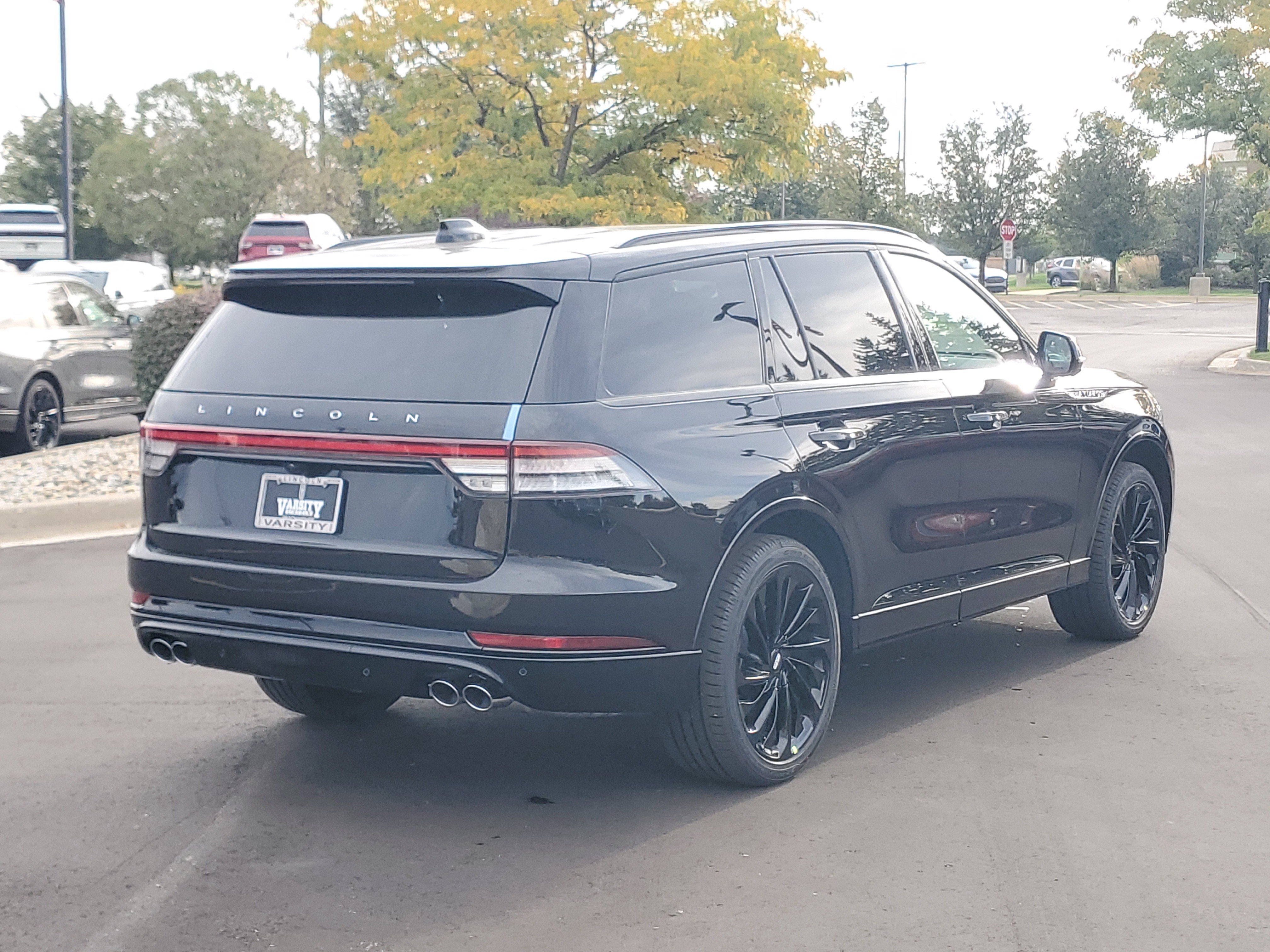New 2027 Lincoln Aviator Reserve AWD/4WD image 4