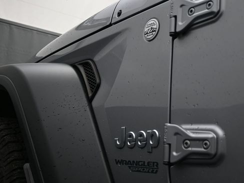 Used 2021 Jeep Wrangler Sport AWD/4WD image 10