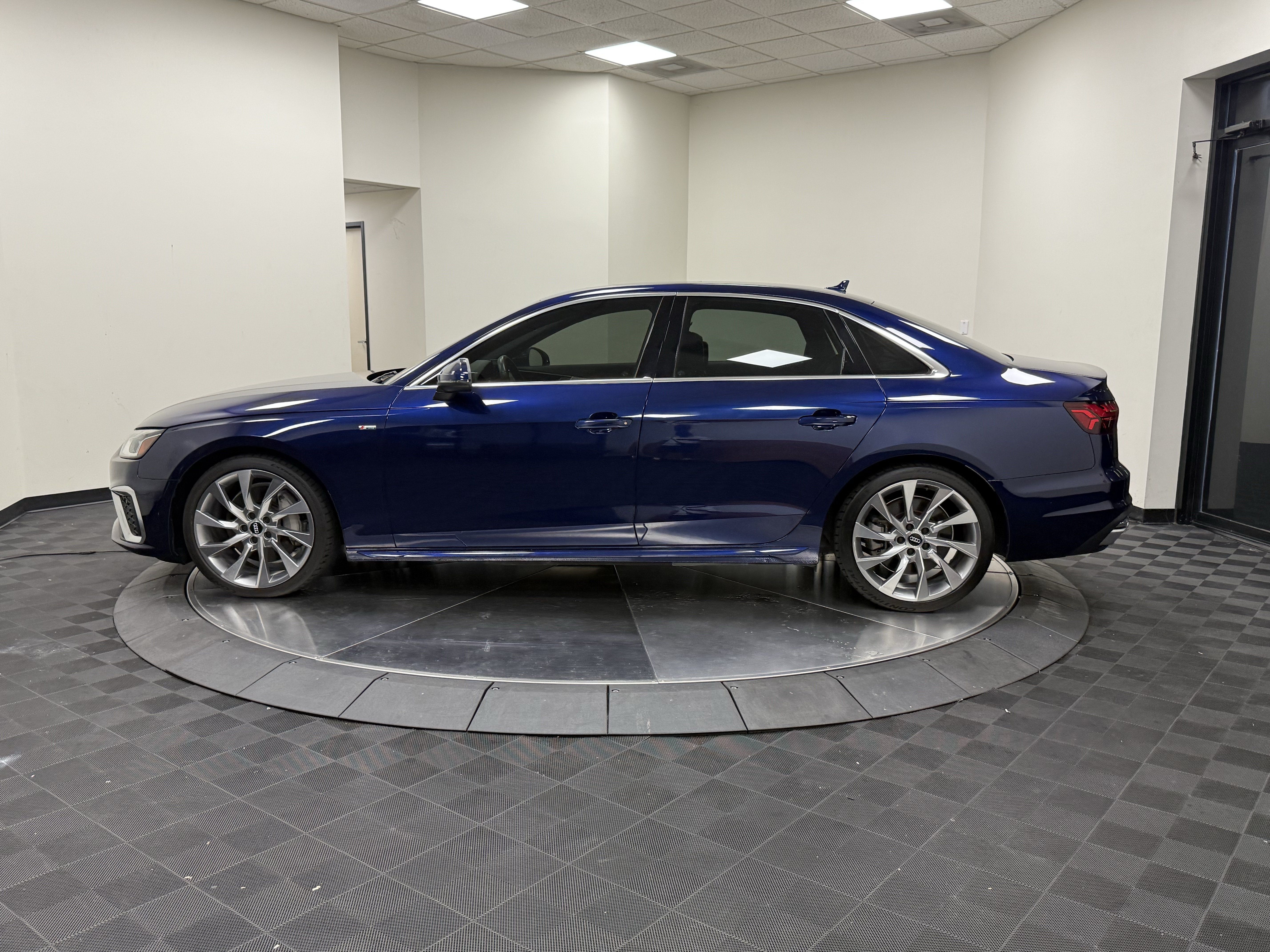 Used 2020 Audi A4 2.0T Premium Plus w/ Premium Plus Package AWD/4WD image 4