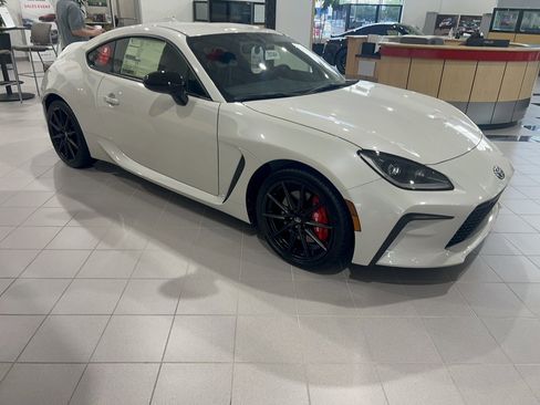 New 2025 Toyota GR86 Premium image 16