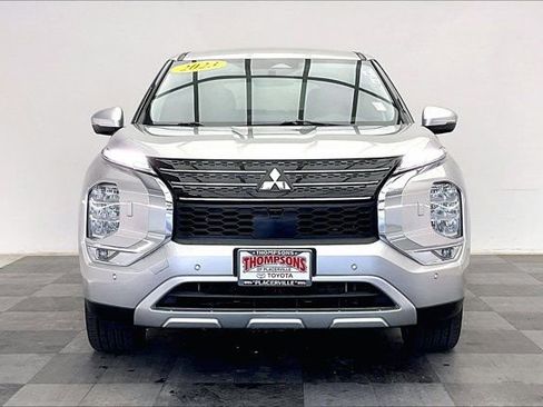 Used 2023 Mitsubishi Outlander 4WD Plug-In Hybrid image 2