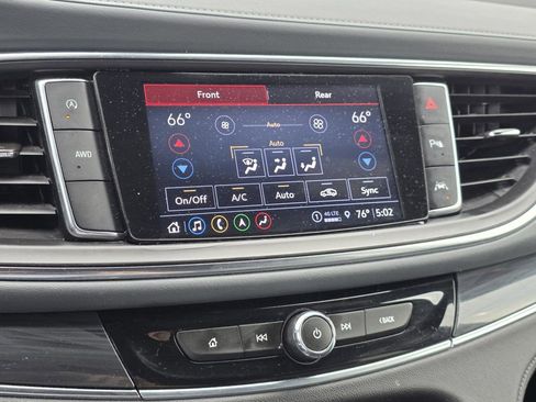 Used 2022 Buick Enclave Premium AWD/4WD image 23