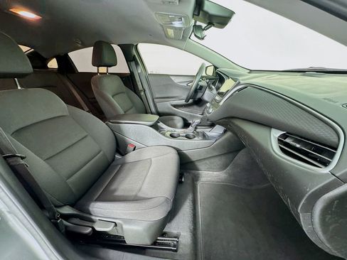 Used 2025 Chevrolet Malibu RS image 33