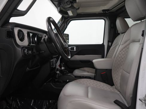 Used 2022 Jeep Wrangler Unlimited Sahara AWD/4WD image 24