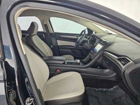 Used 2020 Ford Fusion SE w/ Equipment Group 151A FWD image 18