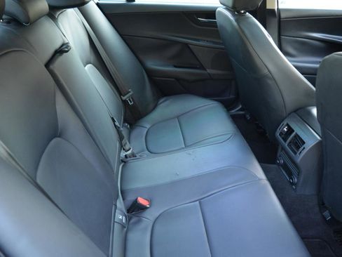 Used 2017 Jaguar XE RWD image 17