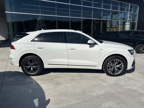 Used 2023 Audi Q8 Premium Plus image 2