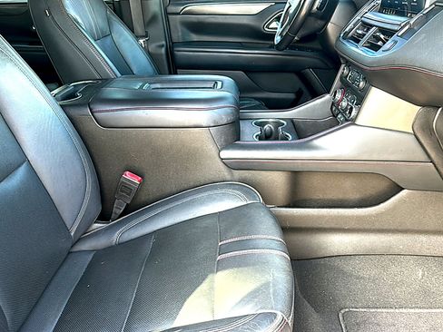 Used 2021 Chevrolet Tahoe RST w/ Luxury Package RWD image 27