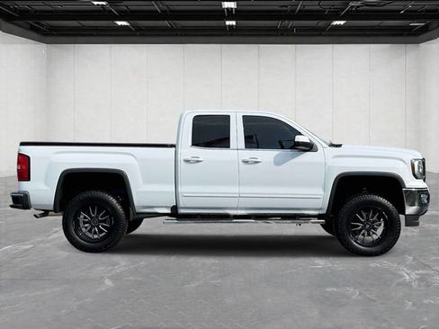Used 2018 GMC Sierra 1500 SLE w/ SLE Value Package AWD/4WD image 4