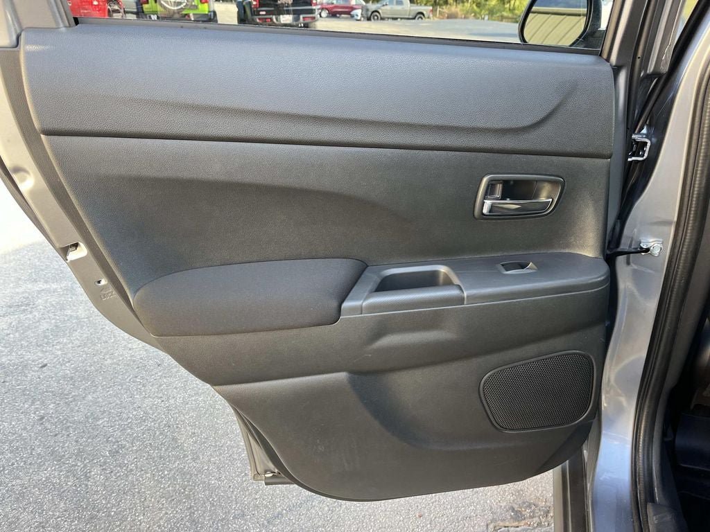 Used 2024 Mitsubishi Outlander Sport ES AWD/4WD image 17