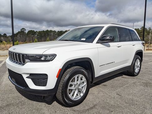 New 2026 Jeep Grand Cherokee Laredo w/ Trailer Tow Package RWD image 55
