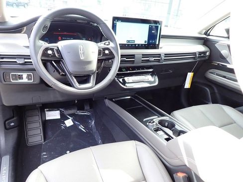 New 2026 Lincoln Corsair Premiere image 17