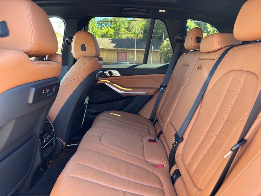 Used 2019 BMW X5 xDrive40i w/ Premium Package 2 AWD/4WD image 21