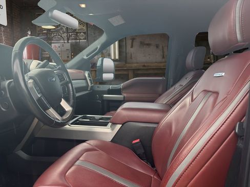 Used 2019 Ford F250 Platinum image 19