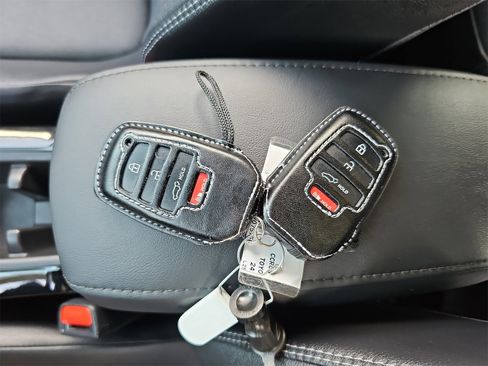 Used 2024 Toyota Corolla Cross XLE image 36