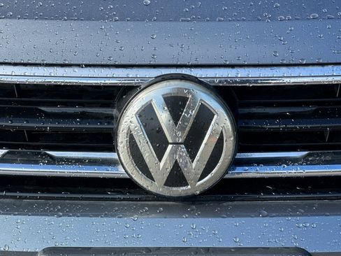 Used 2019 Volkswagen Tiguan SEL R-Line image 47