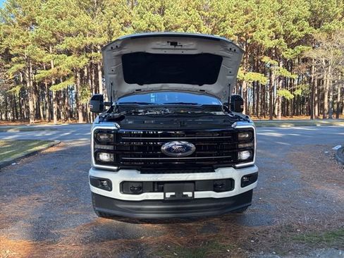 Used 2025 Ford F350 Platinum w/ FX4 Off-Road Package image 21