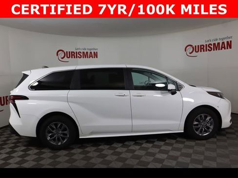 Used 2024 Toyota Sienna LE image 9