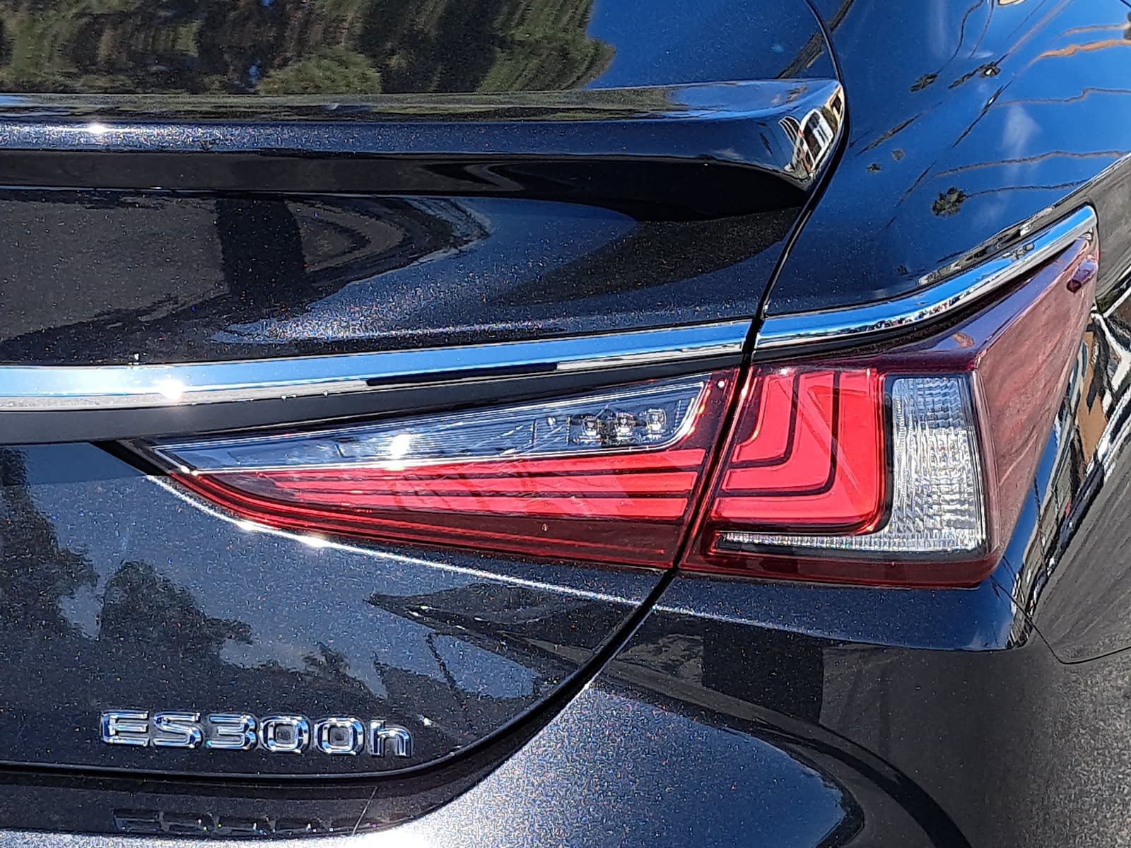Used 2024 Lexus ES 300h w/ Premium Package FWD image 37