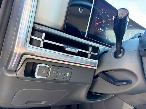 Used 2024 Hyundai Santa Fe Calligraphy image 10