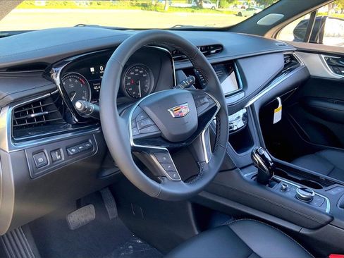 New 2026 Cadillac XT5 Premium Luxury image 9