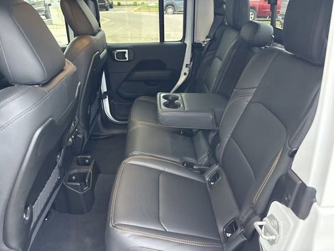 New 2026 Jeep Gladiator Sport AWD/4WD image 32