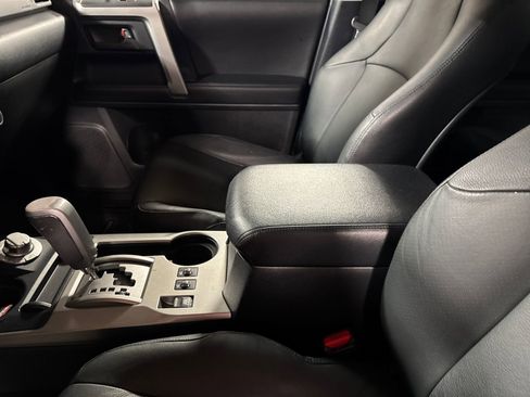 Used 2010 Toyota 4Runner Limited AWD/4WD image 26